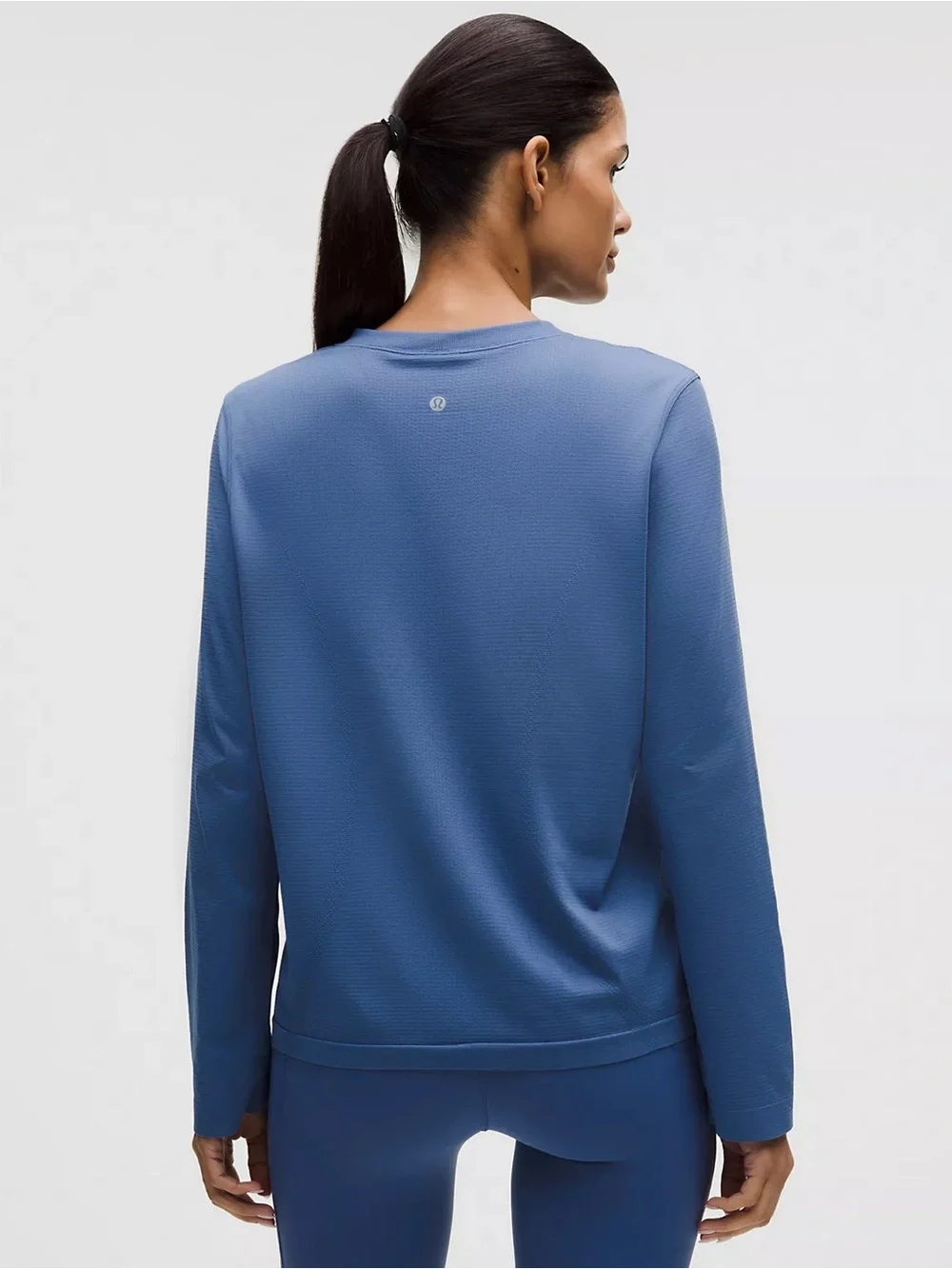 Swiftly Relaxed Long-Sleeve Shirt Hip Length in Brilliant Blue